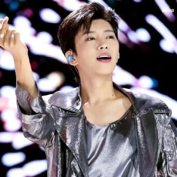 The most loved look of Lim Youngwoong today