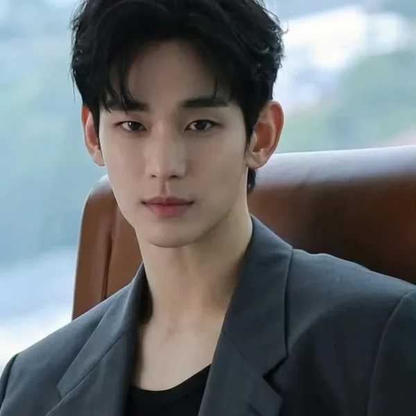 The most loved look of Kim Soohyun today