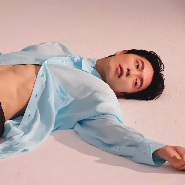 Popular photo full of fans’ love for Kim Jaewook