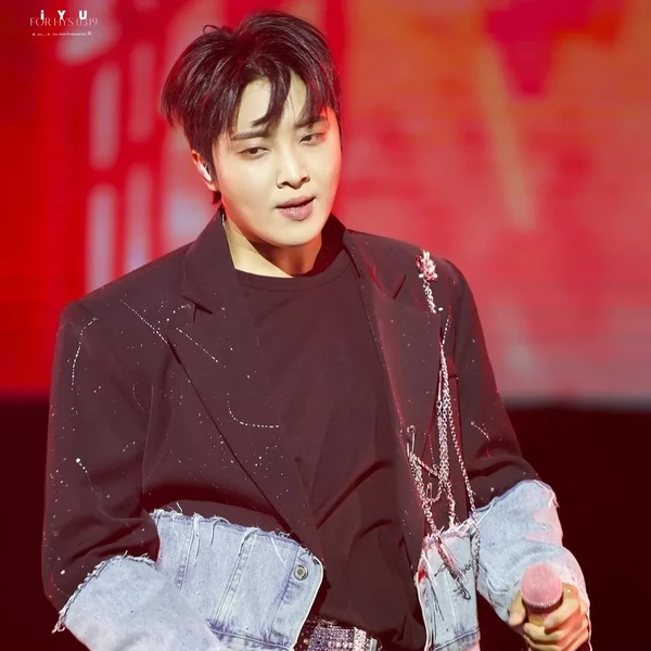 The most loved look of Hwang Yunsung today