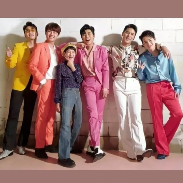 Foto populer Jang Minho yang penuh cinta dari penggemar