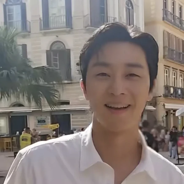 Representative photo of Park Seojoon showing their charm