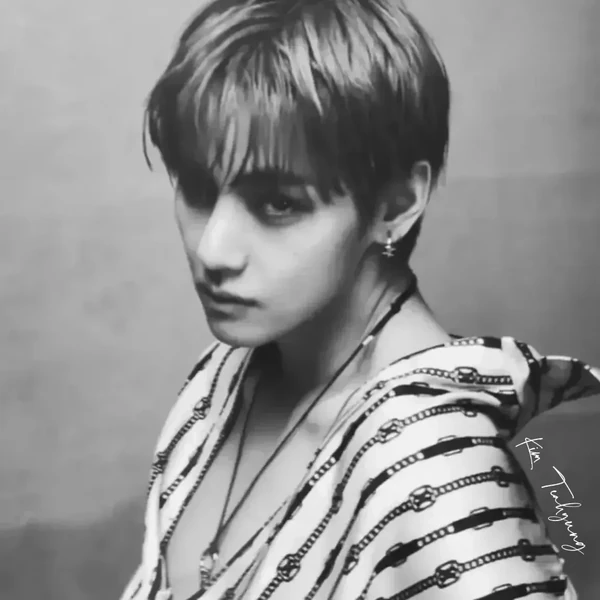 Top moment of Kim Taehyung (V) chosen by fans