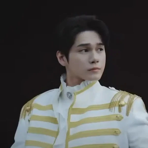 Foto populer Ong Seongwu yang penuh cinta dari penggemar