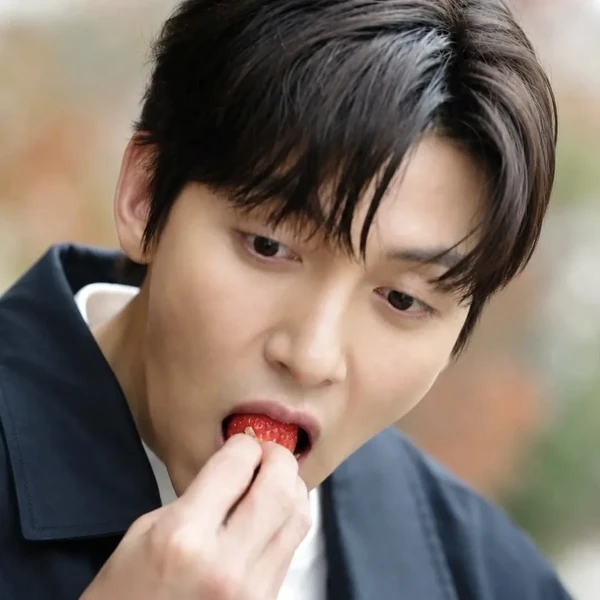 The most loved look of Ji Changwook today