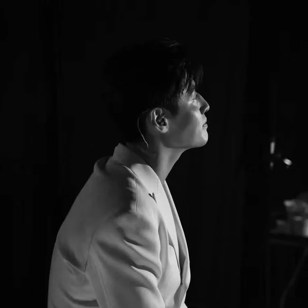 Popular photo full of fans’ love for Kang Haneul