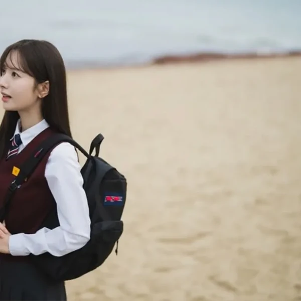 Popular photo full of fans’ love for Bona