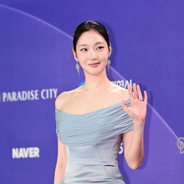 Popular photo full of fans’ love for Kim Goeun