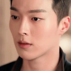 The most loved look of Jang Kiyong today