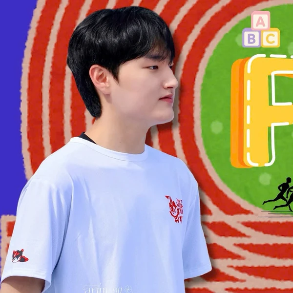 Today’s standout profile photo of Peyz on Choeaedol Celeb