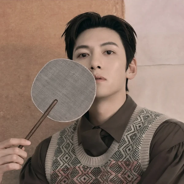 Popular photo full of fans’ love for Ji Changwook