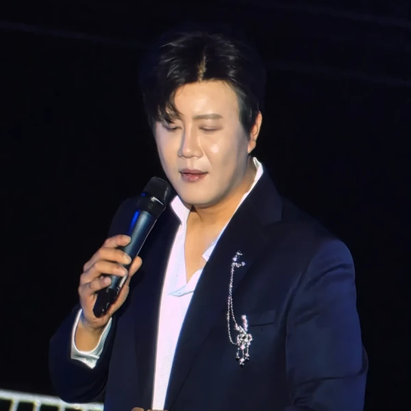 Popular photo full of fans’ love for Jin Haesung