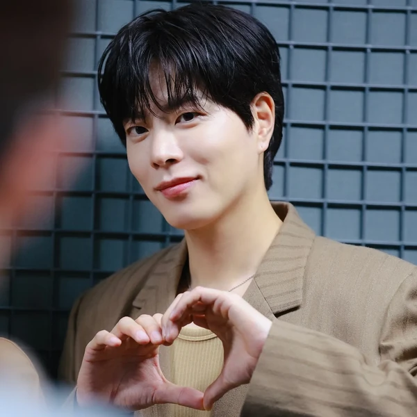 Top moment of Hong Jonghyun chosen by fans