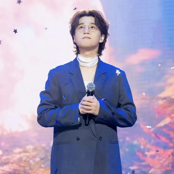 The most loved look of Park Jihoo (Mr. Trot 3) today