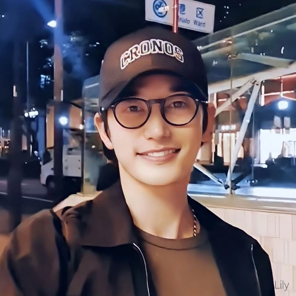 The most loved look of Park Sihoo today