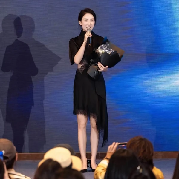 Penampilan Song Jihyo yang paling disukai hari ini