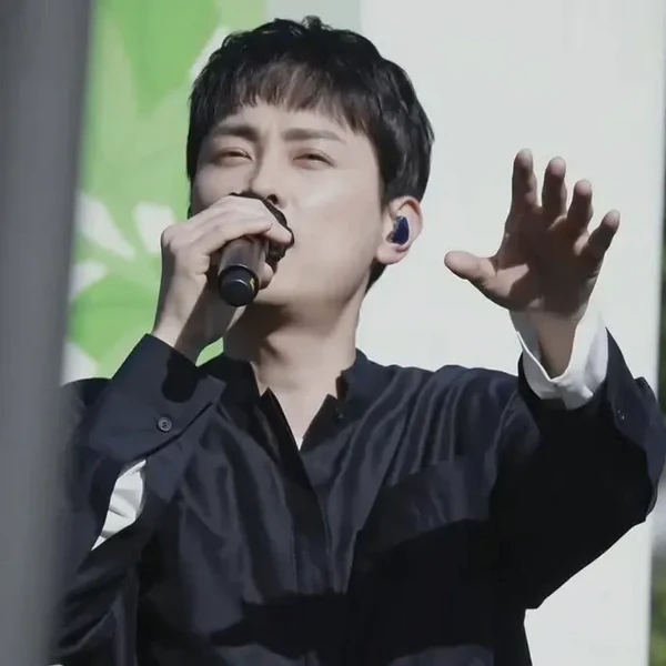 Top moment of Min Kyunghoon chosen by fans