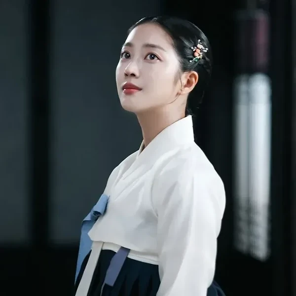 Popular photo full of fans’ love for Cho Boah