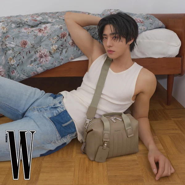 Popular photo full of fans’ love for Ahn Hyoseop