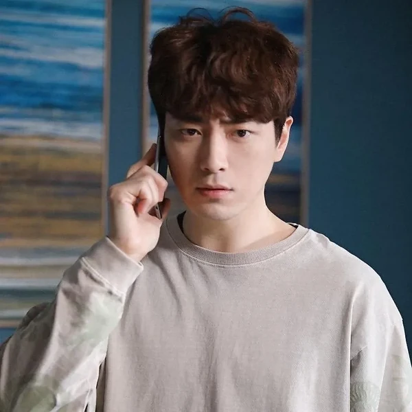 Popular photo full of fans’ love for Lee Joonhyuk
