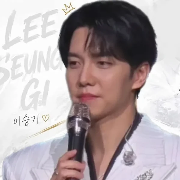 Foto populer Lee Seunggi yang penuh cinta dari penggemar