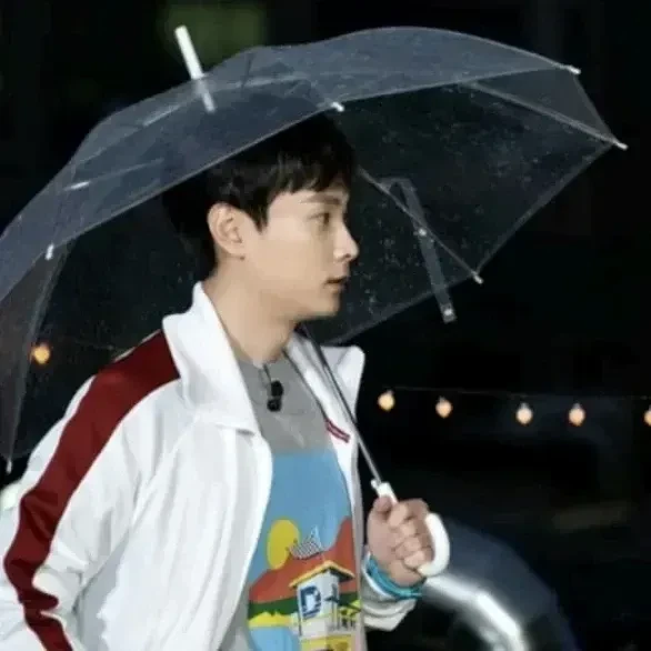 The most loved look of Min Kyunghoon today