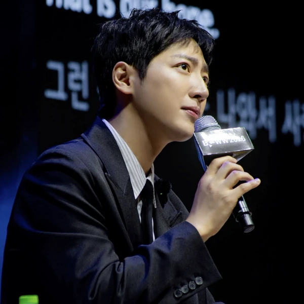 The most loved look of Lee Sangyeob today