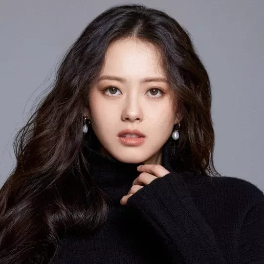 Popular photo full of fans’ love for Go Ara