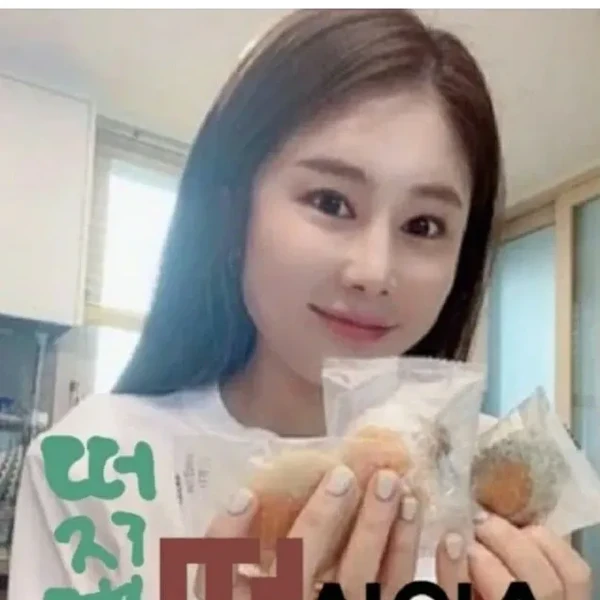 Foto populer Kim Soyou yang penuh cinta dari penggemar