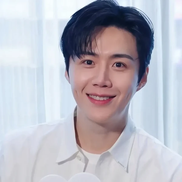 The most loved look of Kim Seonho today