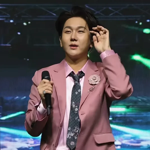 The most loved look of Kim Soochan today