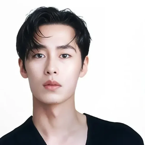 Popular photo full of fans’ love for Lee Jaewook
