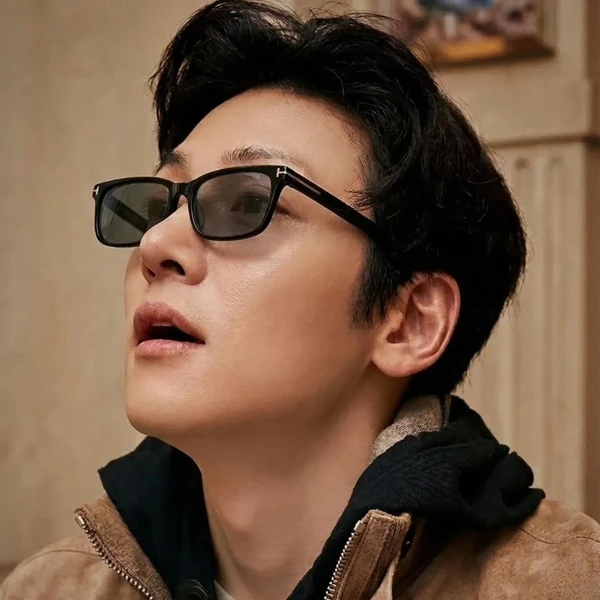 Popular photo full of fans’ love for Ji Changwook