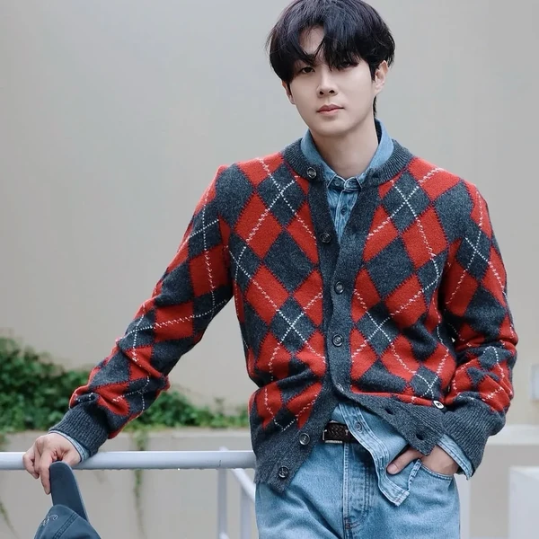 The most loved look of Choi Wooshik today