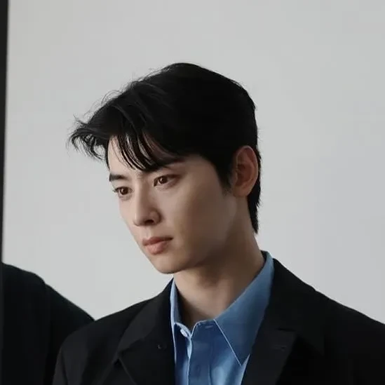 The most loved look of Cha Eunwoo today