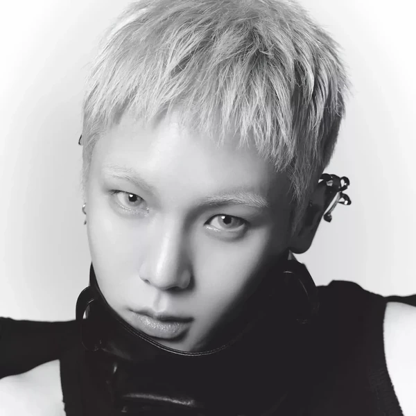 Popular photo full of fans’ love for Key