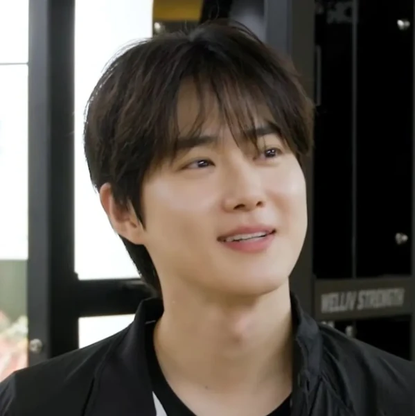Popular photo full of fans’ love for Suho