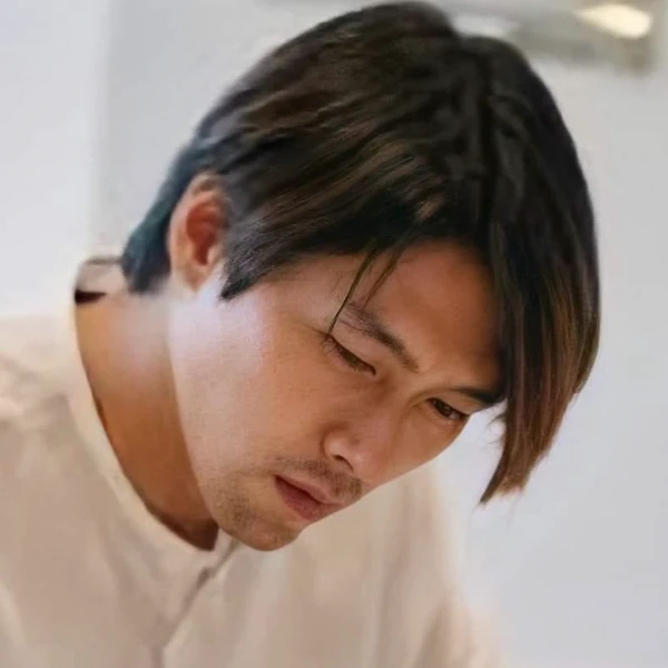 Foto populer Hyun Bin yang penuh cinta dari penggemar