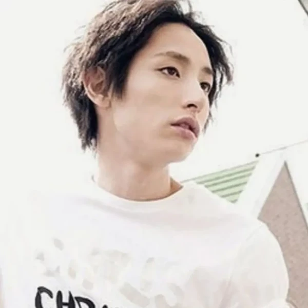 Popular photo full of fans’ love for Lee Soohyuk