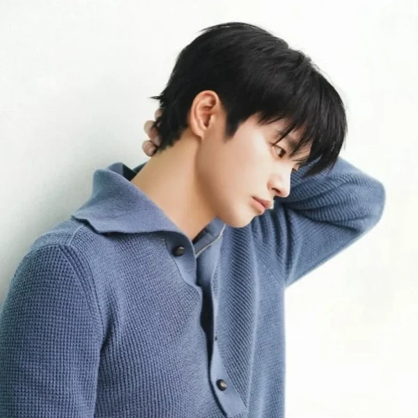Foto populer Seo Inguk yang penuh cinta dari penggemar
