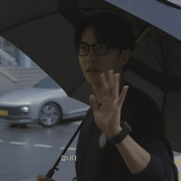 Foto populer Lee Seunggi yang penuh cinta dari penggemar