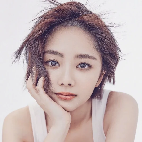 Popular photo full of fans’ love for Tan Song Yun