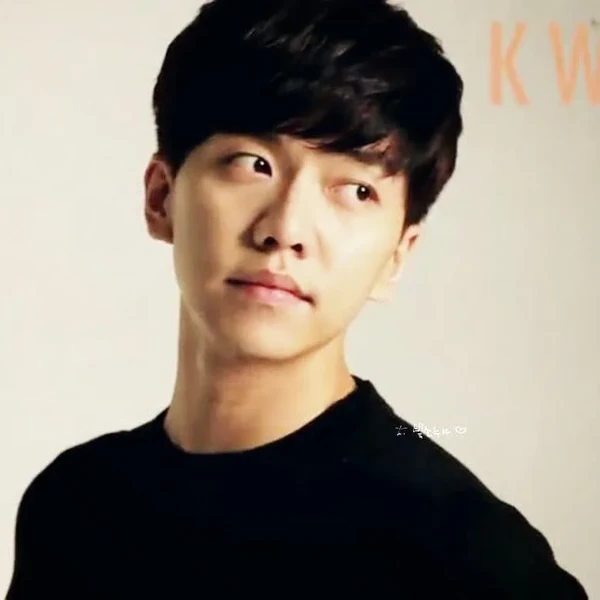 Penampilan Lee Seunggi yang paling disukai hari ini