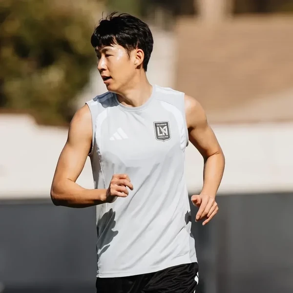 透過投票選出的Son Heungmin人氣個人資料圖片