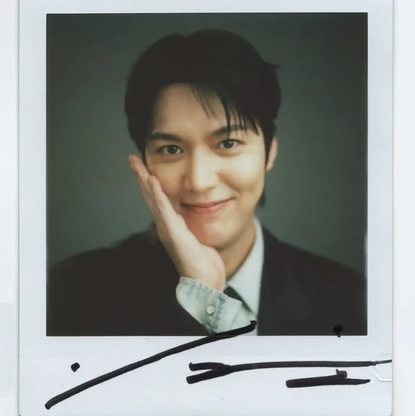 Popular photo full of fans’ love for Lee Minho