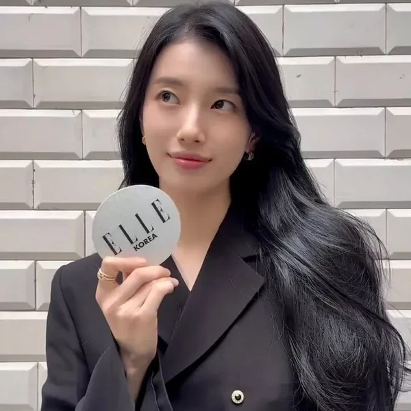 Popular photo full of fans’ love for Bae Suzy