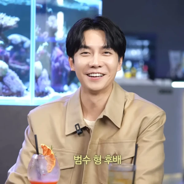 The most loved look of Lee Seunggi today