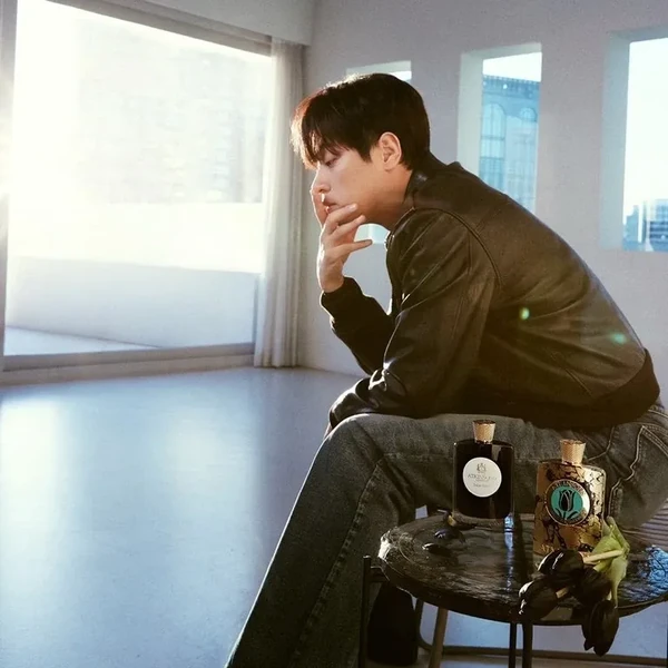 Popular photo full of fans’ love for Park Jeongmin
