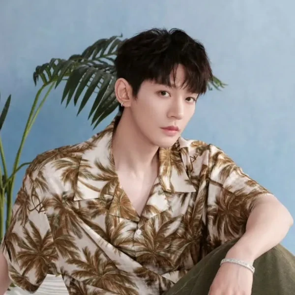 Popular photo full of fans’ love for Deng Wei