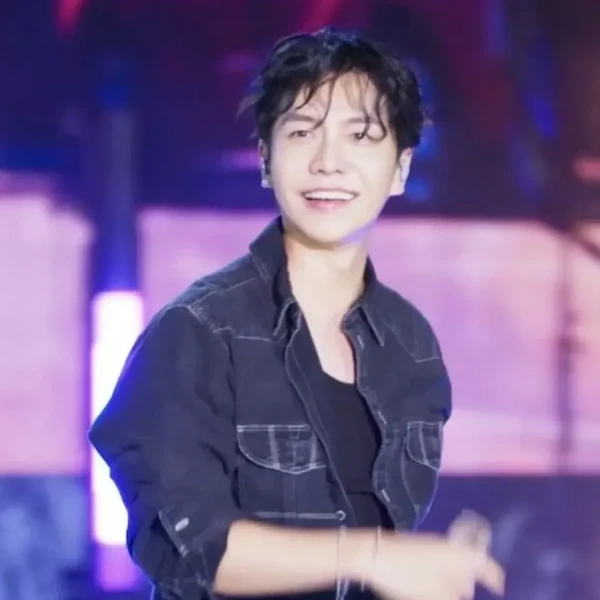 Penampilan Lee Seunggi yang paling disukai hari ini